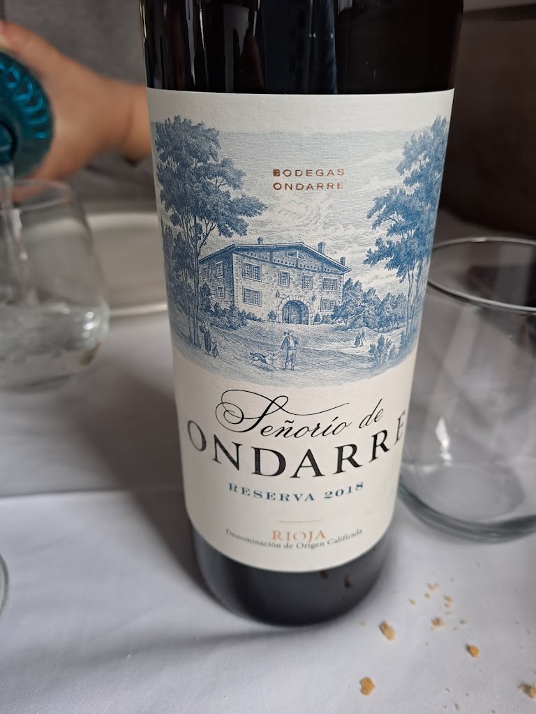 El Tocinero Restaurante y Posada — Vino