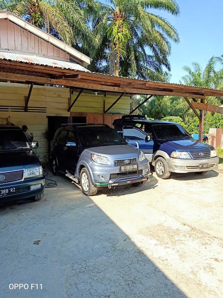 Famili Doorsmeer dan Bengkel Mobil