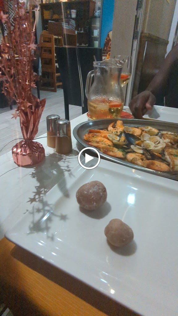 Restaurant Colala — Videos