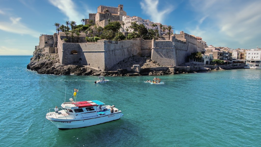 Anavegar. Escuela nautica. Alquiler de embarcaciones. Escuela de vela. Club de navegacion.