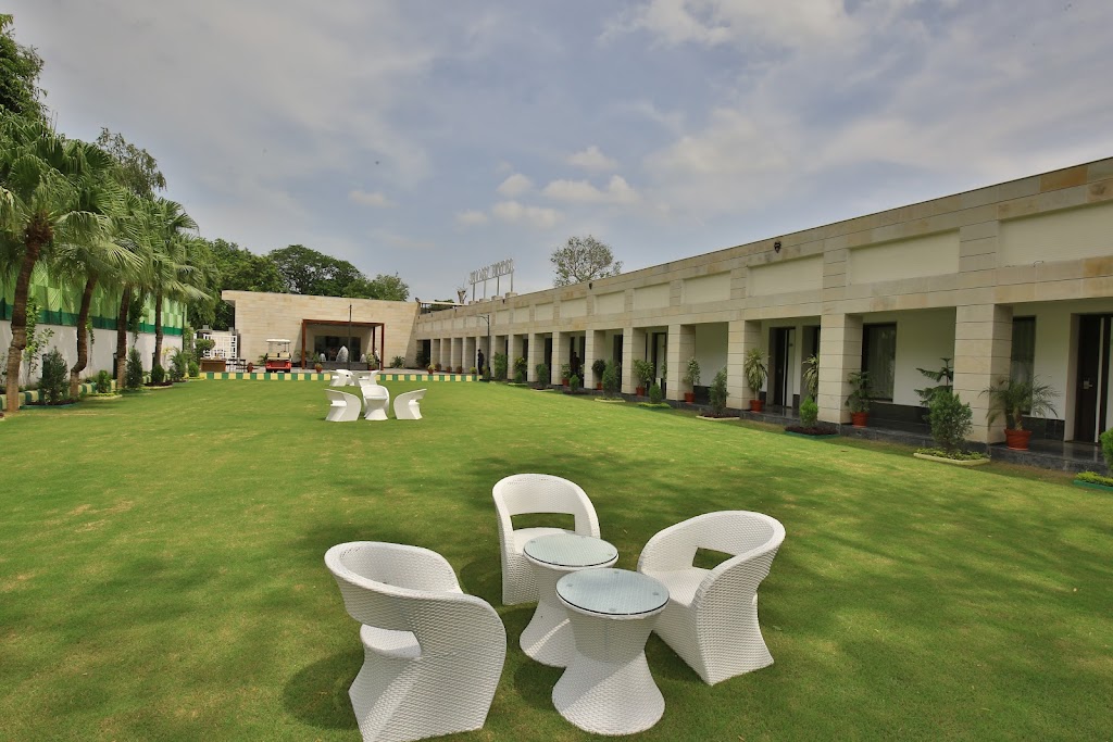 Jhansi Hotel