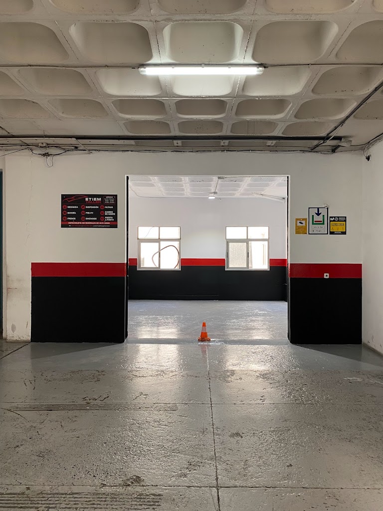 Taller Etiem — Interior