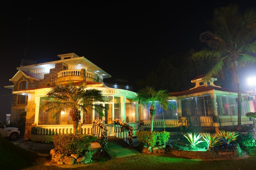 Moon And Mars Resort