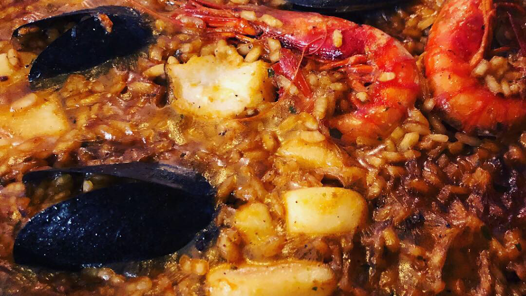 Restaurante La Cuina de la Loli — Comida y bebida