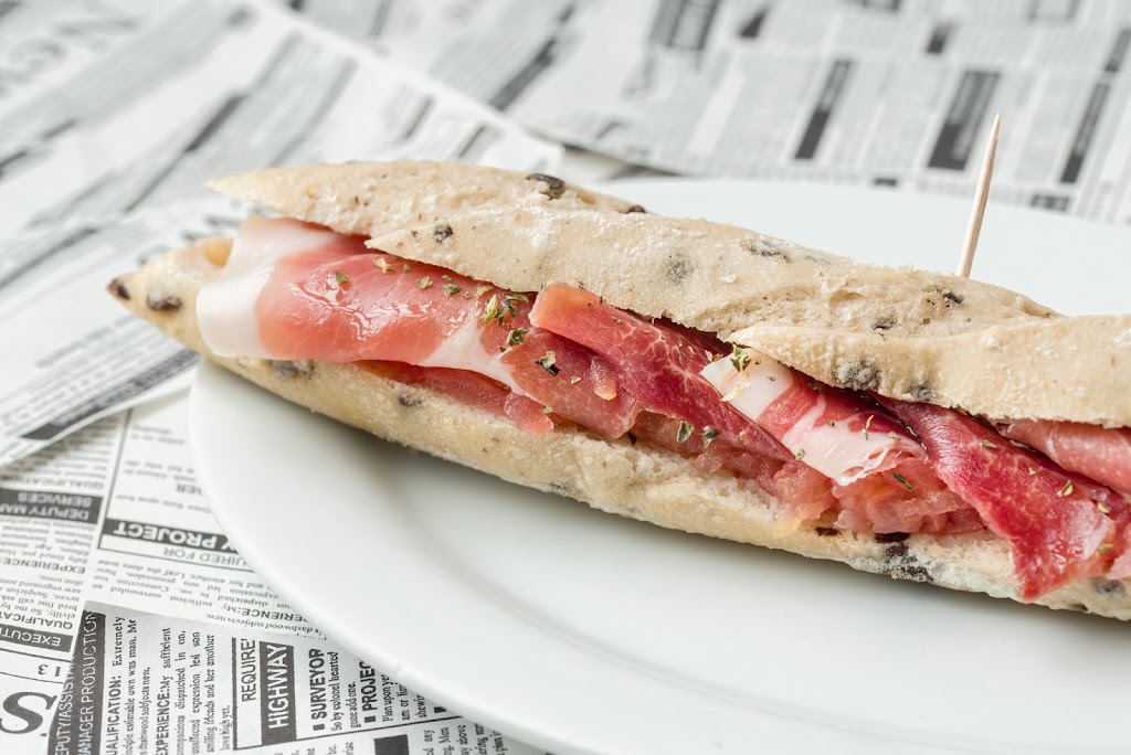 BULEVAR CAFE — Comida y bebida