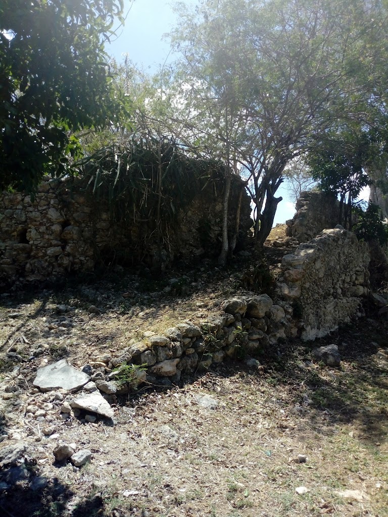 Ruinas Capilla Jardines Del Norte