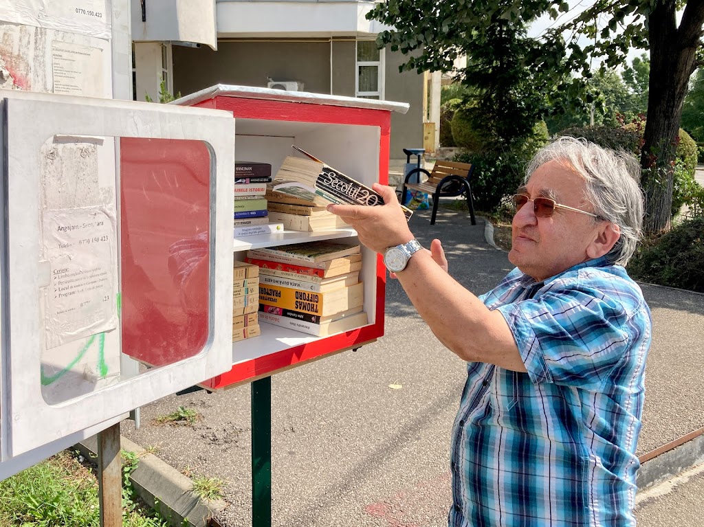 Club de Lectura Campina - Casuta cu carti "Christian Craciun"