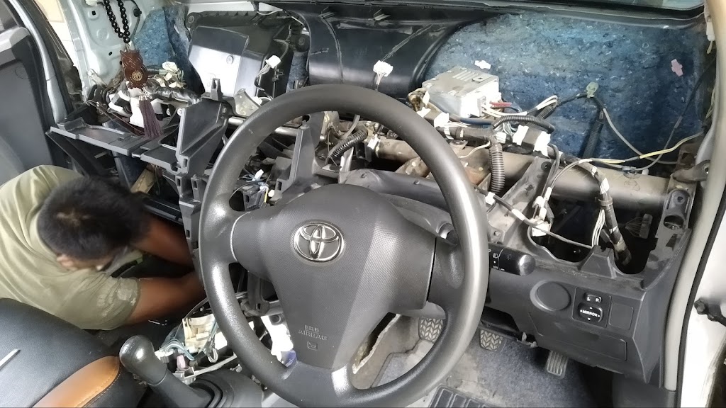 CAHAYA MOBIL
