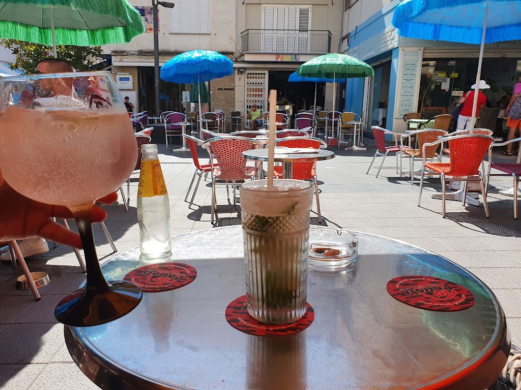 Parrot Pub & Terrace