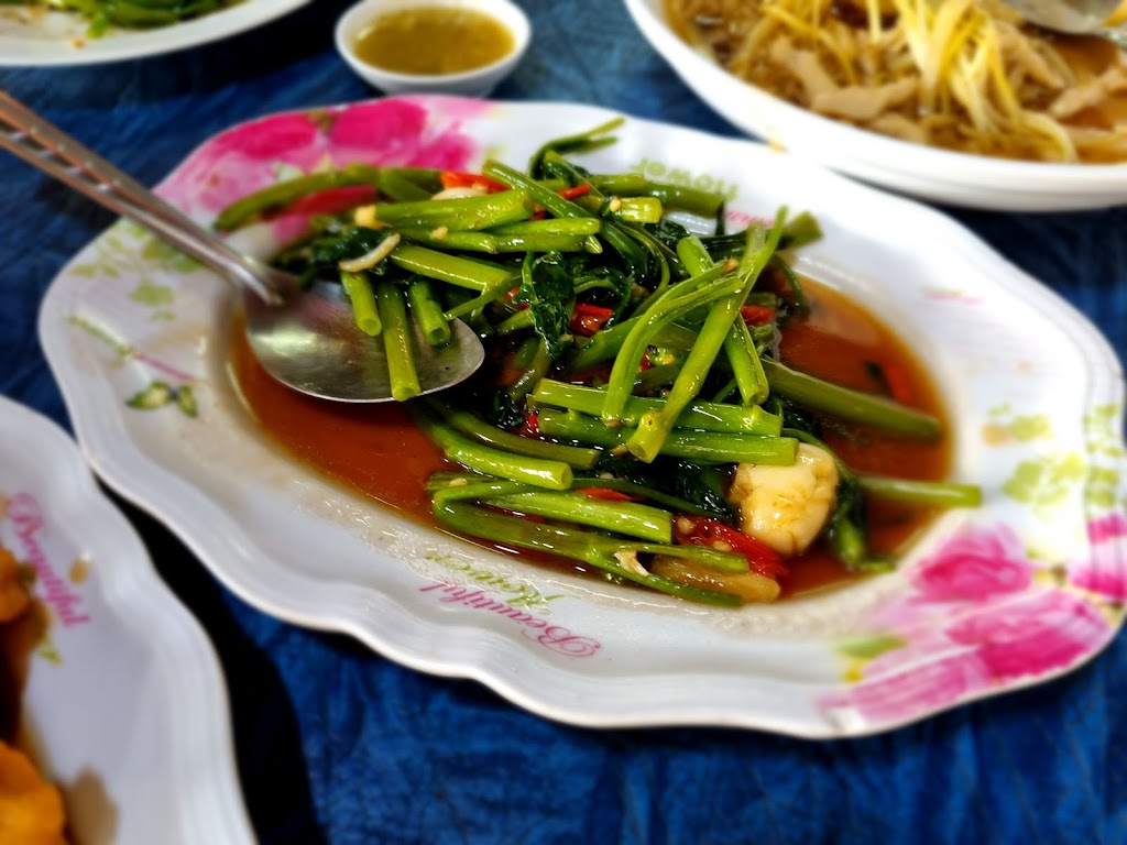 พัฒน์ราดหน้าหมูนุ่ม (เหลาริมทาง)의 사진