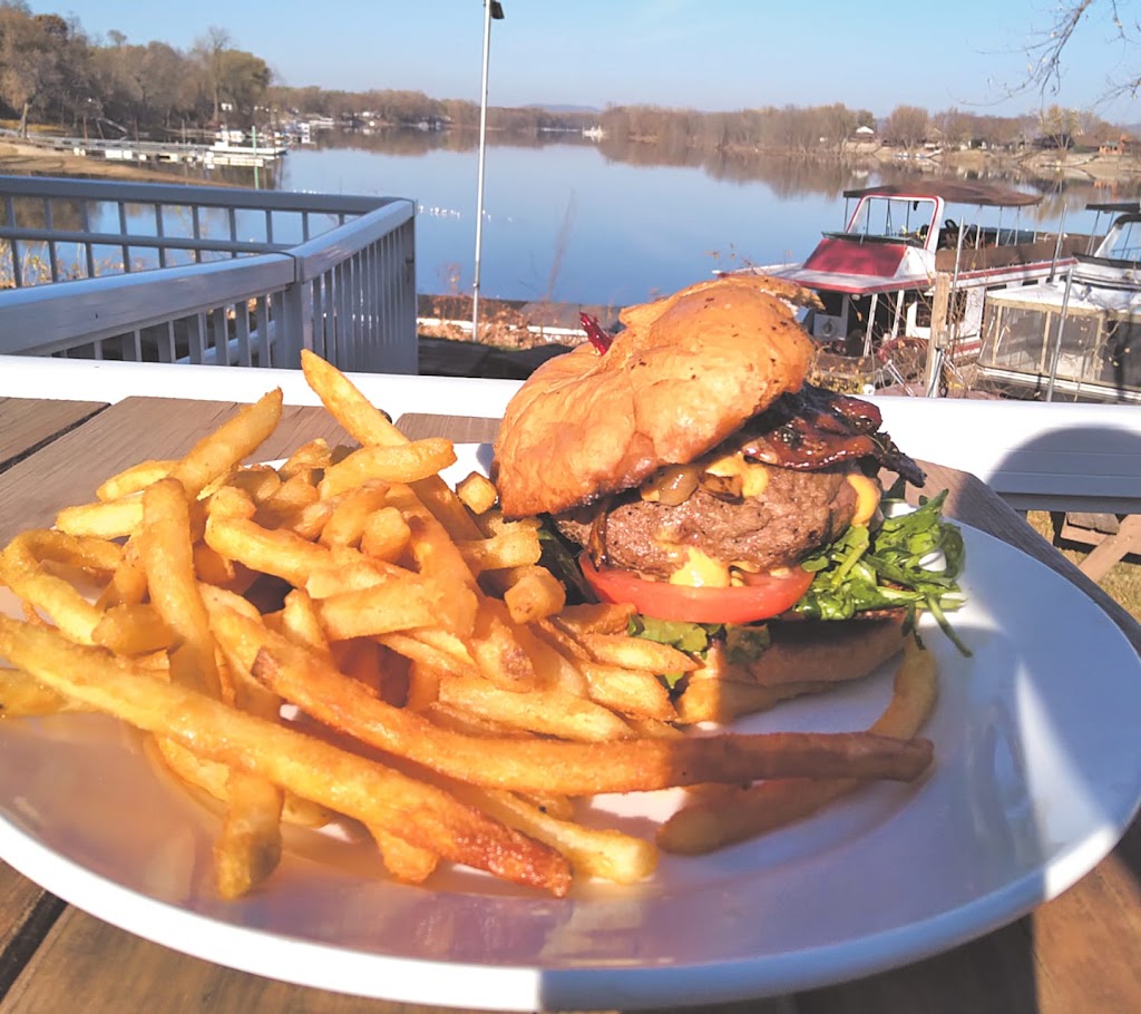  Castaway's on the Island