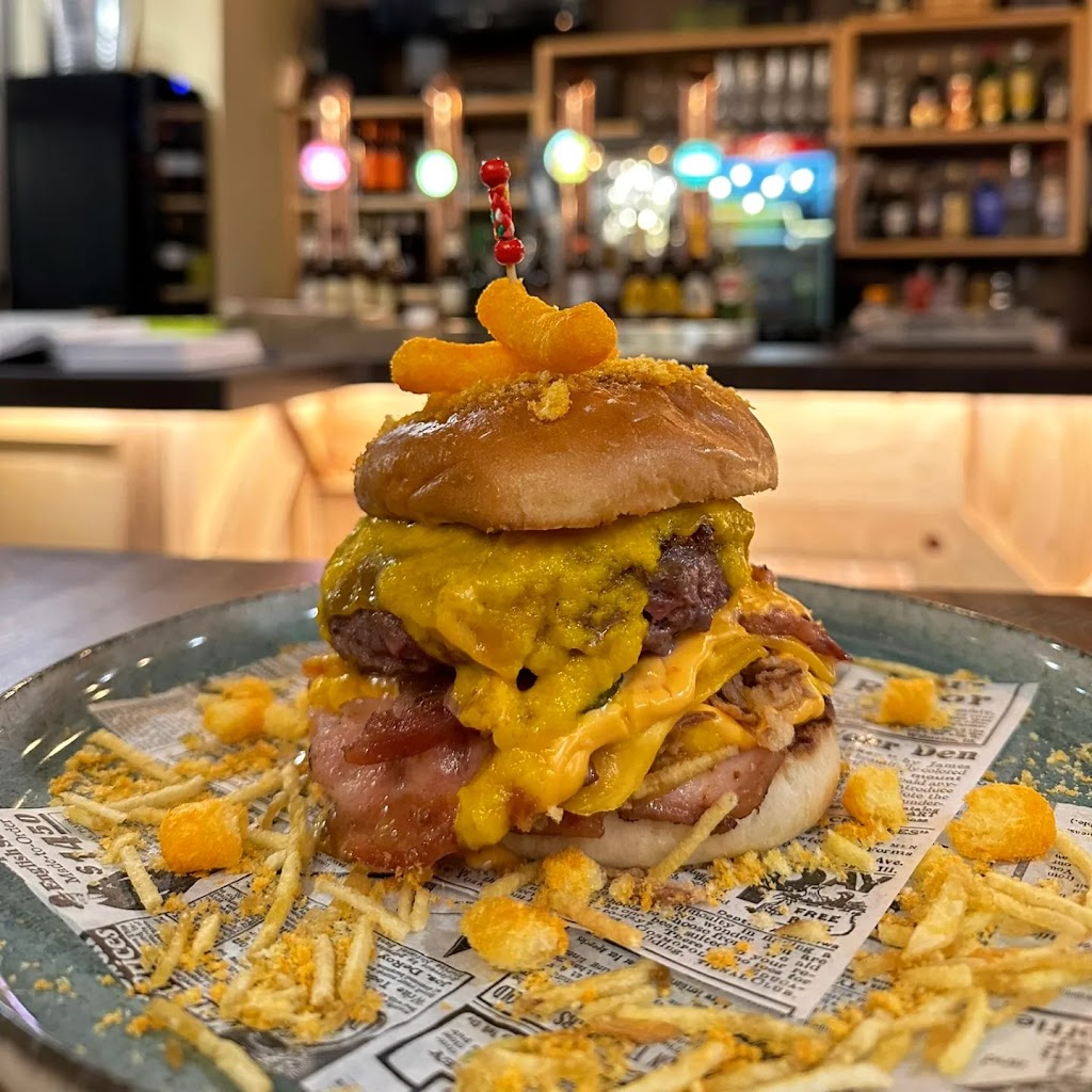 KEKU CERVECERIA — Comida y bebida
