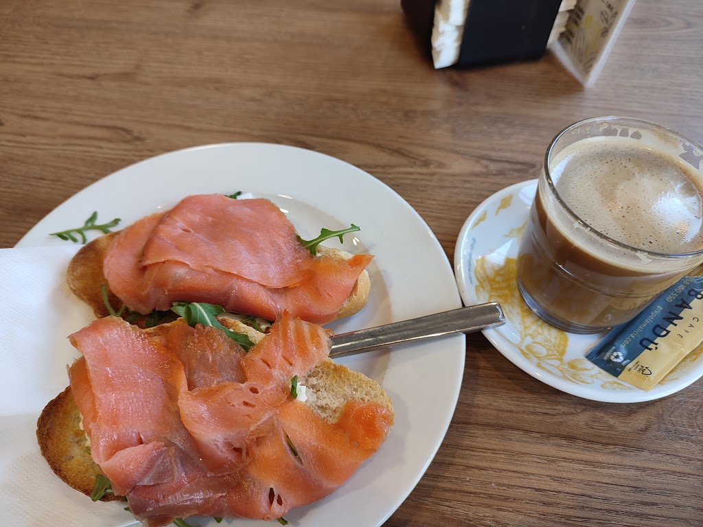 Restaurante Carambola — Comida y bebida