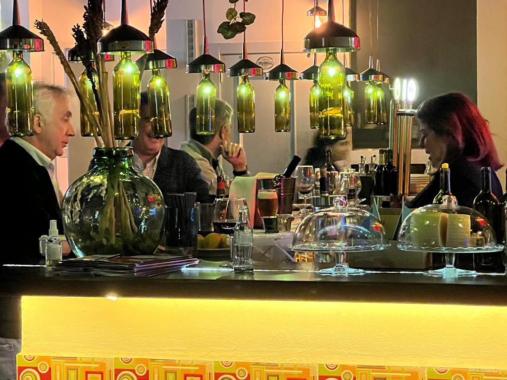 Taberna Manbo — Ambiente
