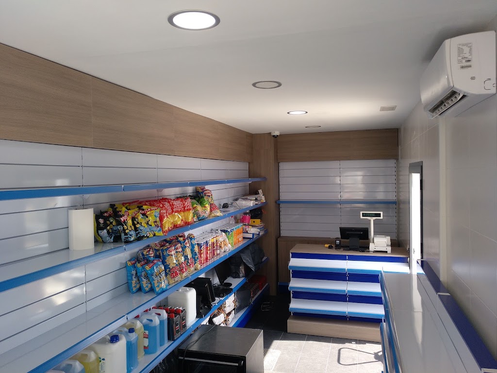 Gasolinera Petrolia — Interior