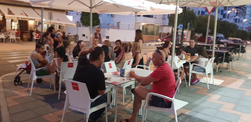 Pizzeria Napoli — Ambiente