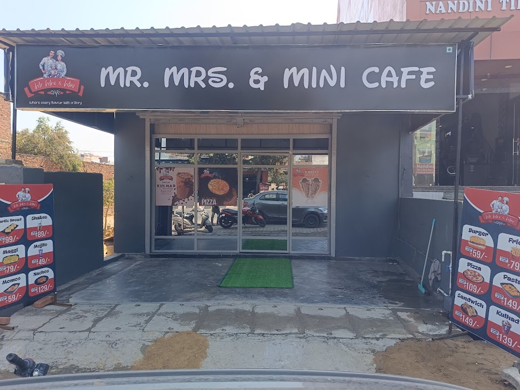 Mr Mrs And Mini Cafe Mainpuri U P