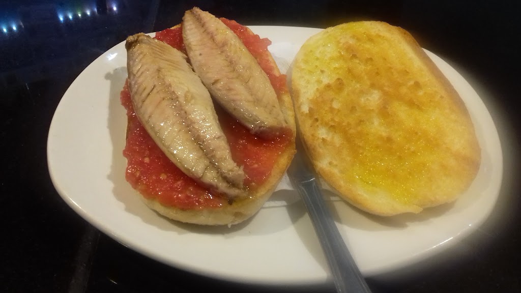 As Meigas Cafeteria se ha traspasado hay nuevos propietarios y ya no se llama asi. — Comida y bebida