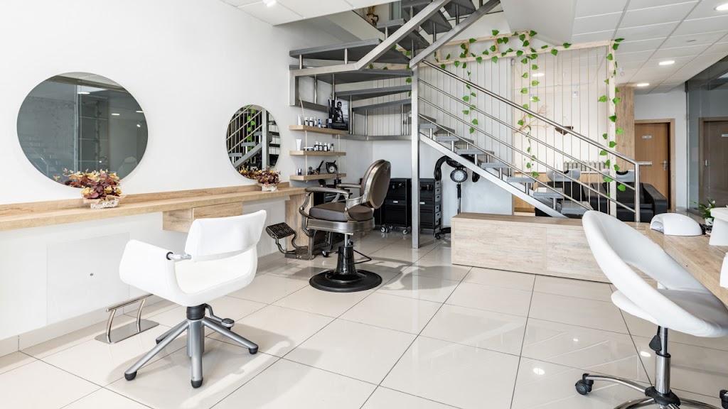 Salon Epic — Interior