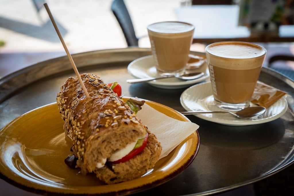 Gusto Blanes — Comida y bebida