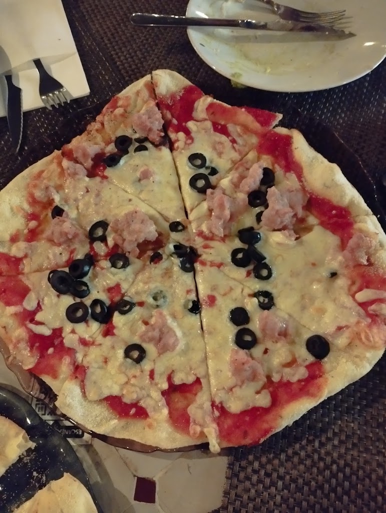 Restaurante Los Nogales — Pizza