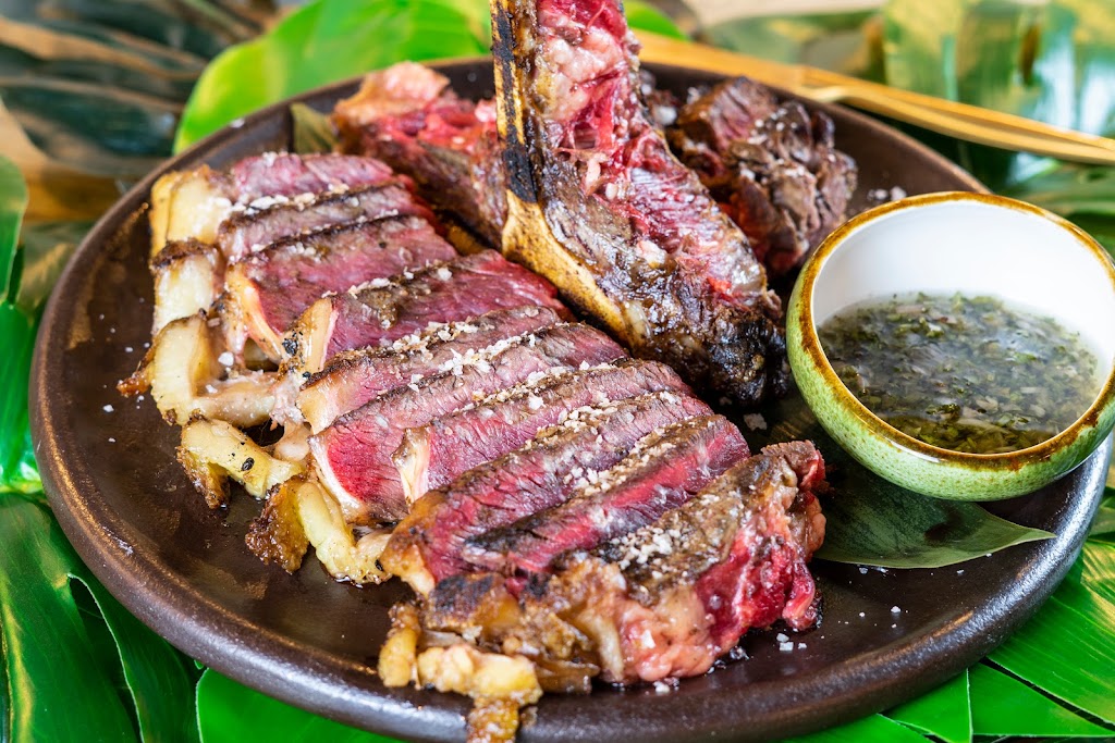 Balicana Restaurant & Lounge — Comida y bebida