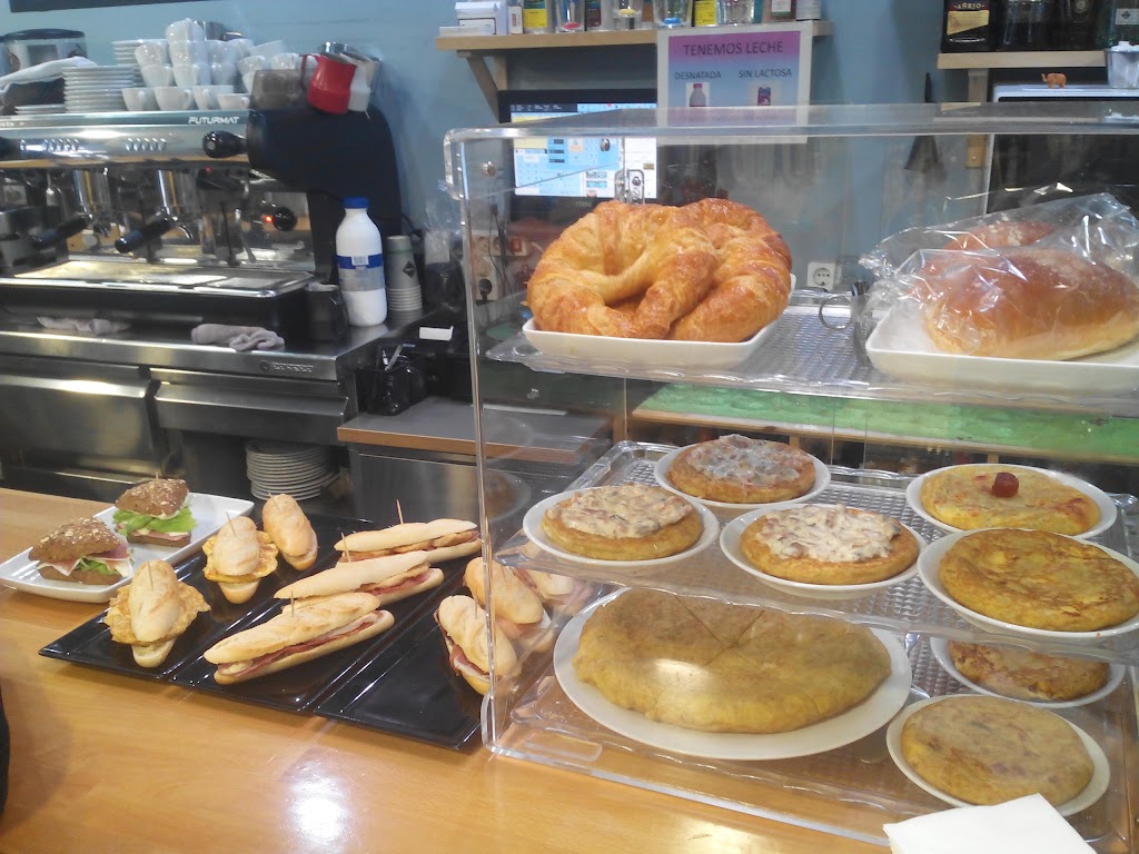 Kafe Basoa — Comida y bebida