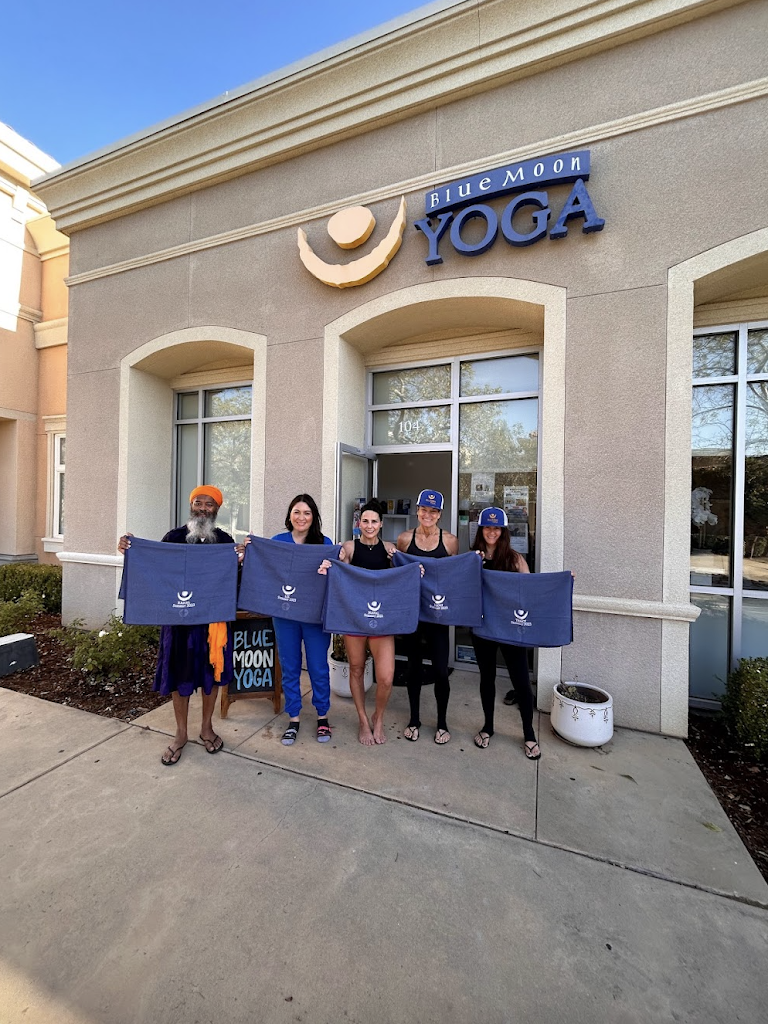  Blue Moon Yoga