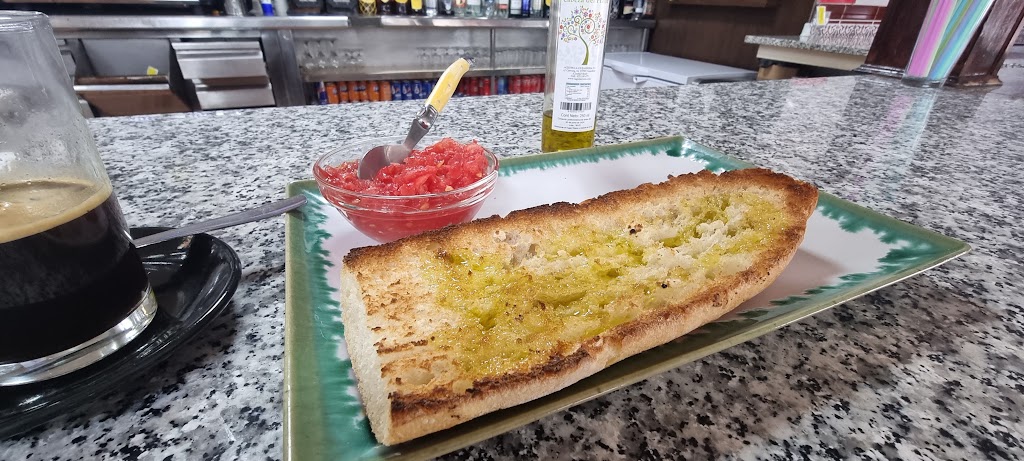 CAFE ASADOR EL PERIQUITO — Comida y bebida