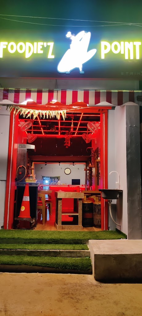 Foodie Z Point Restaurant