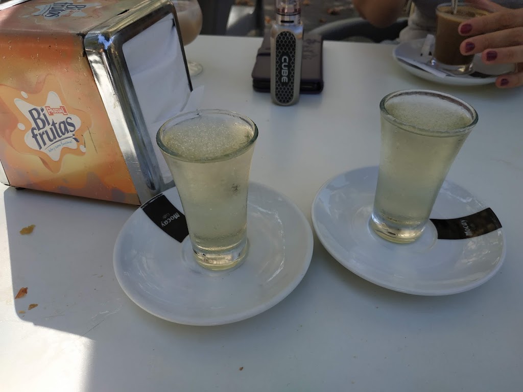 Bar rabal — Comida y bebida