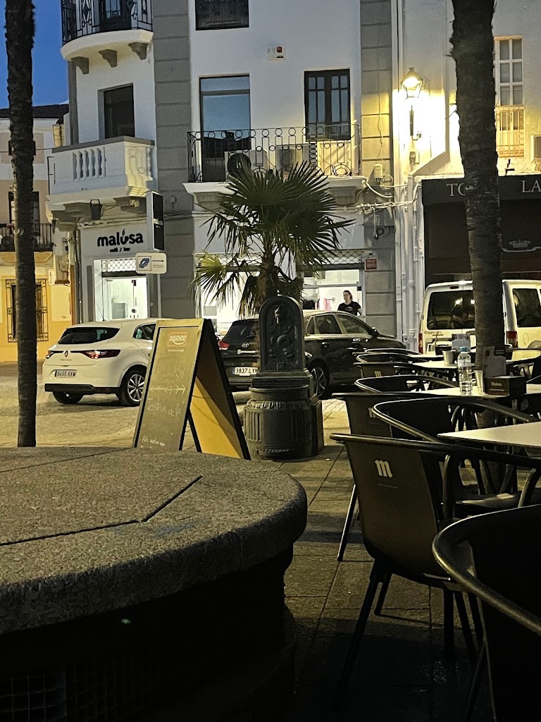 Malusa Cafe Bar — Ambiente