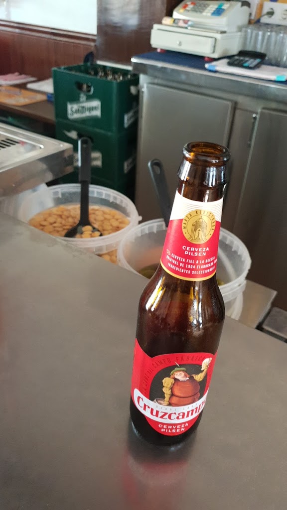 Bar gringo — Comida y bebida