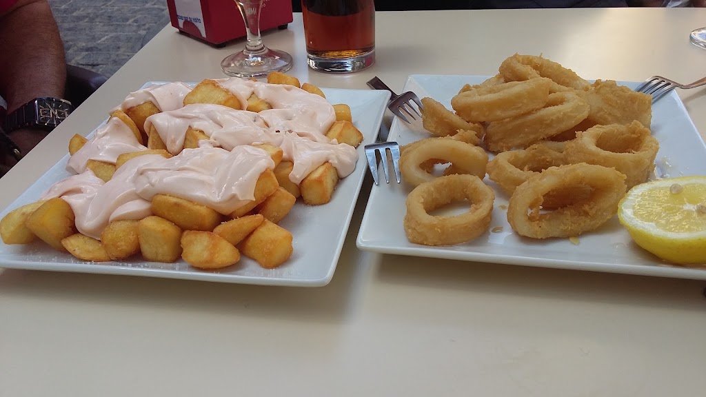 Cafeteria Bar Mapachu — Comida y bebida