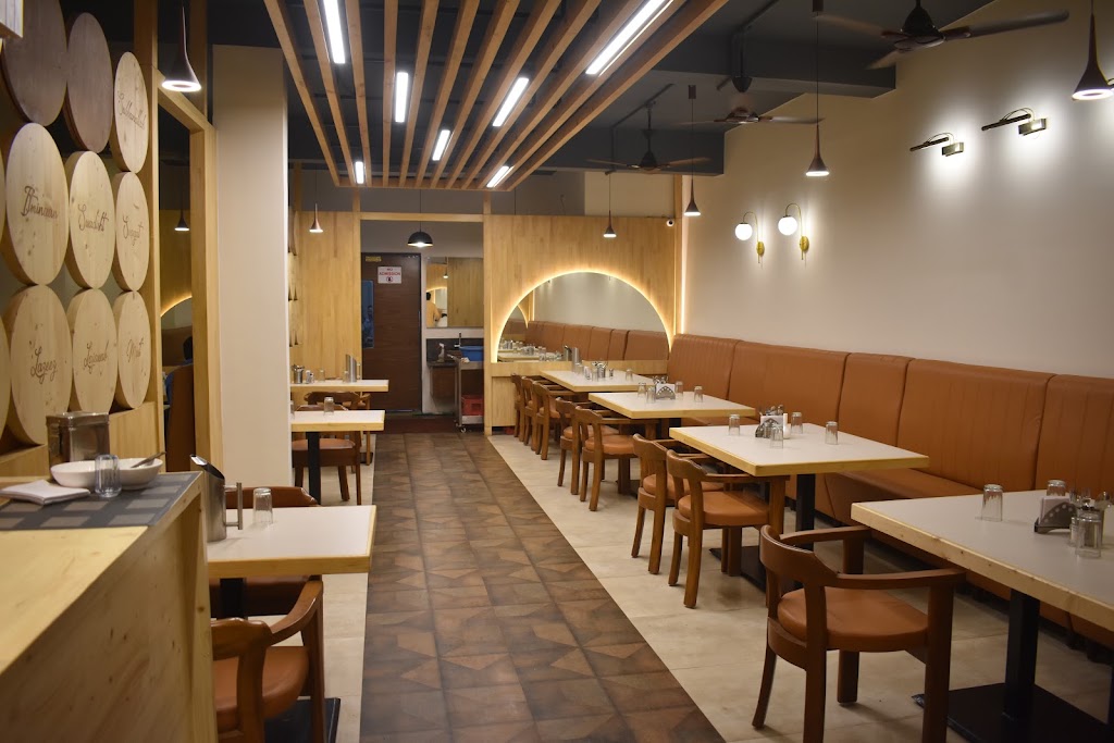 Hayat Family Restaurant Lazeez Pakwan