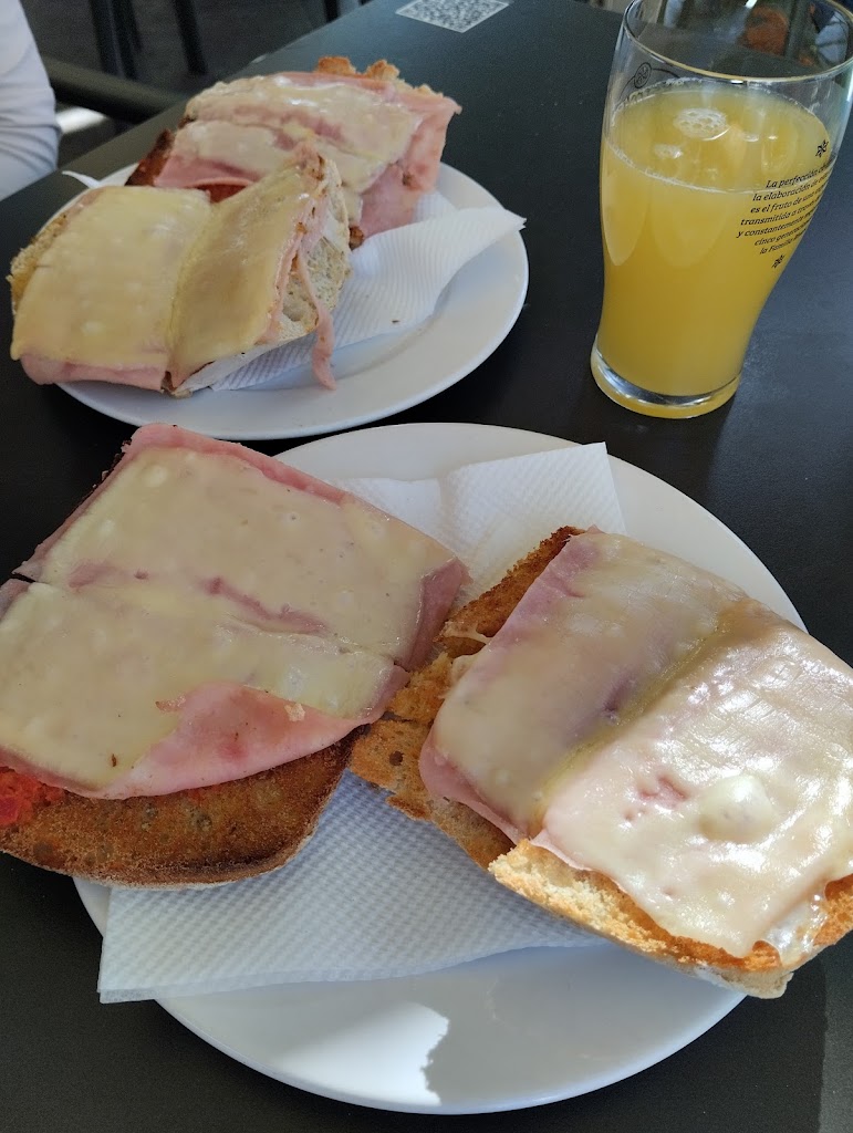 La Toscana Food and Drink — Comida y bebida