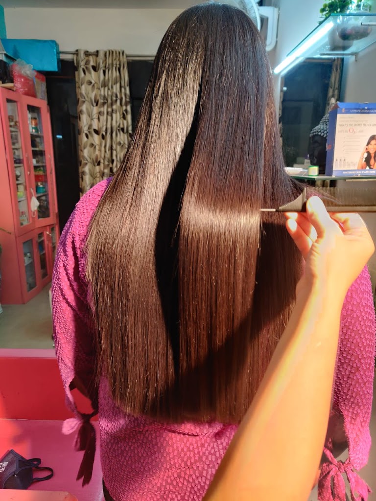 Curl Me Crazy Salon Makeup Studio