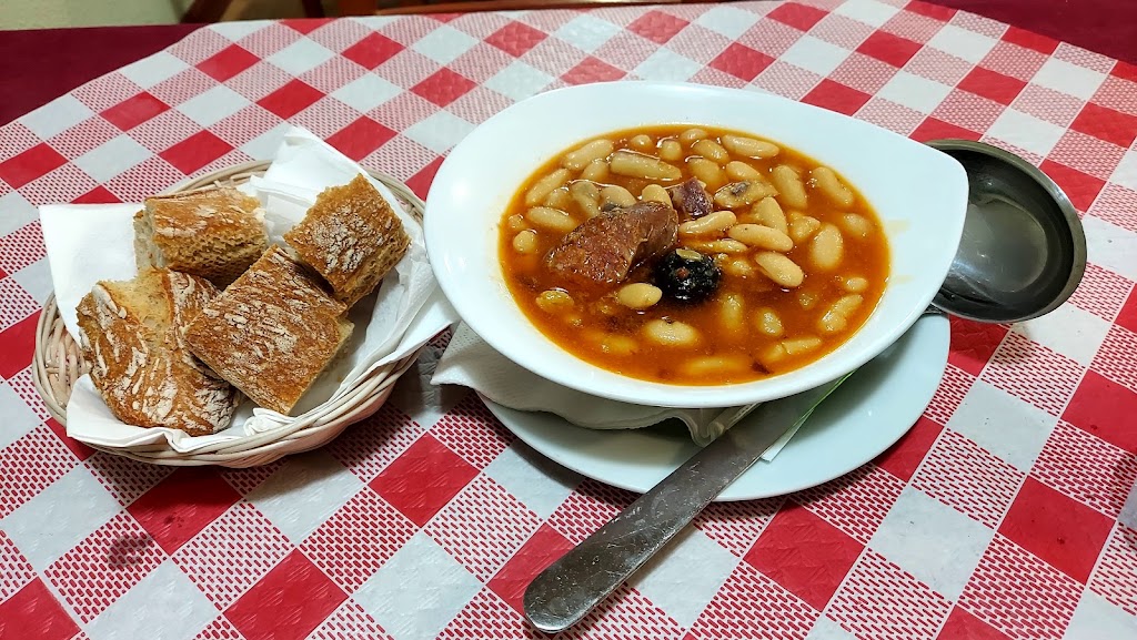 La Bodega de Rivero — Comida y bebida