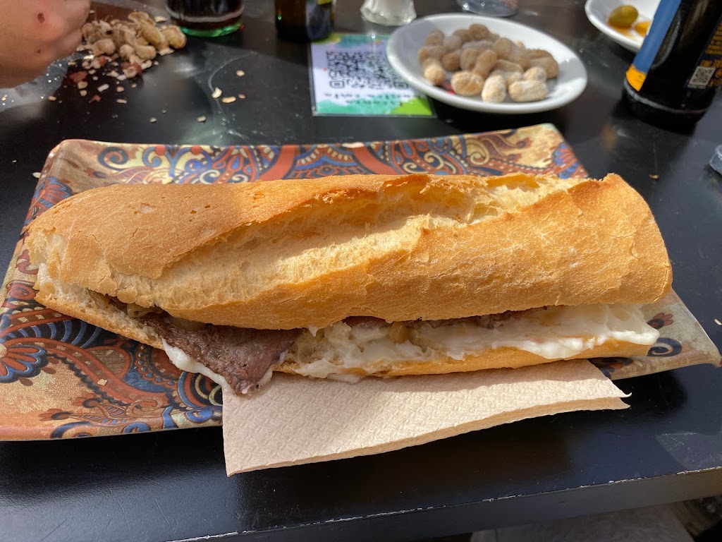 Bar Pardala — Comida y bebida
