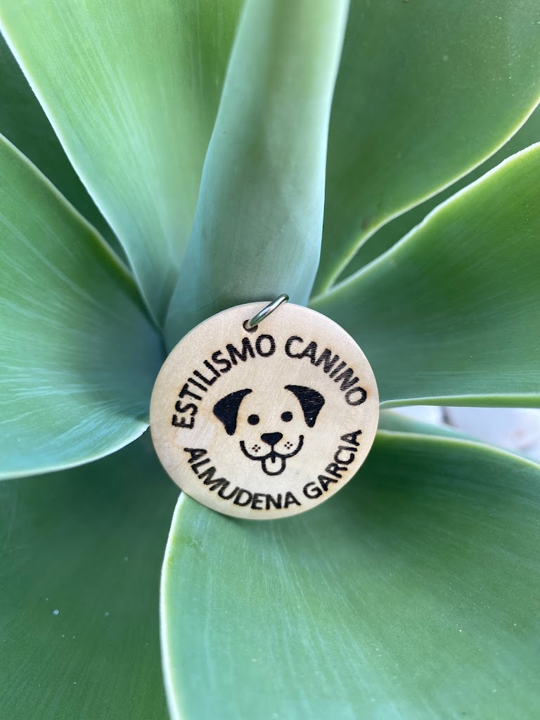 PELUQUERIA CANINA La Linea by Almudena Garcia