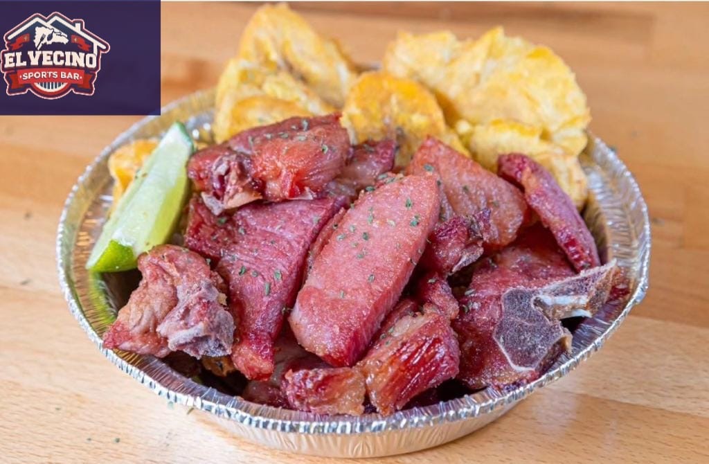El Vecino Sport Bar — Comida y bebida