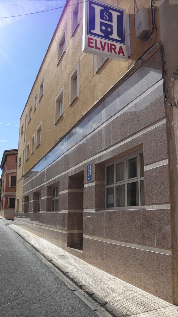 Hostal Elvira — Exterior