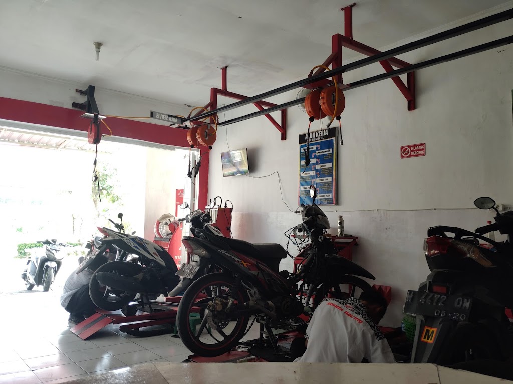 BENGKEL HONDA "SURABAYA MOTOR "