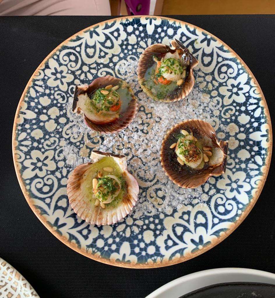 LA MAGIA Braseria mediterranea — Comida y bebida