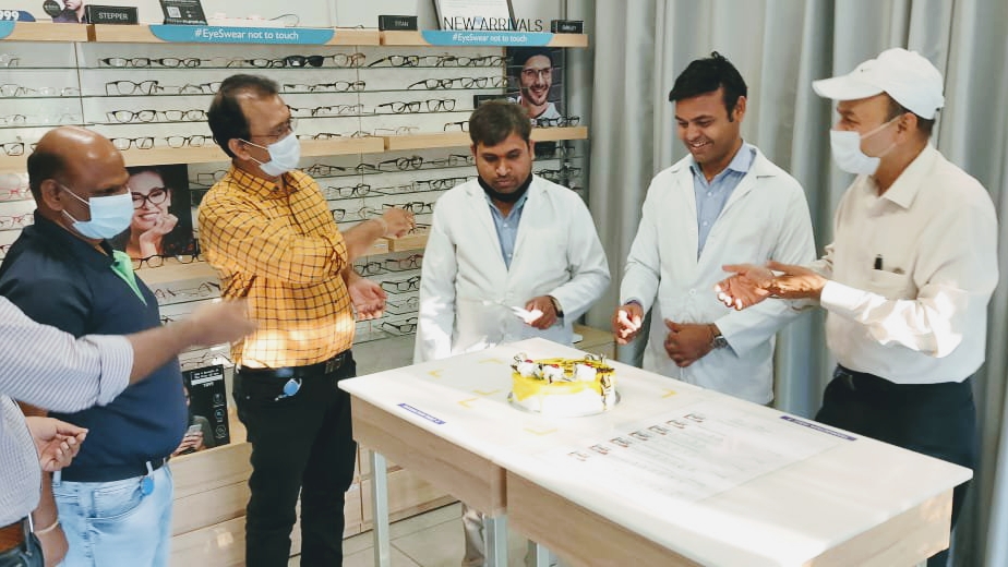 Titan Eye At Lens Lab Chikkabalapur