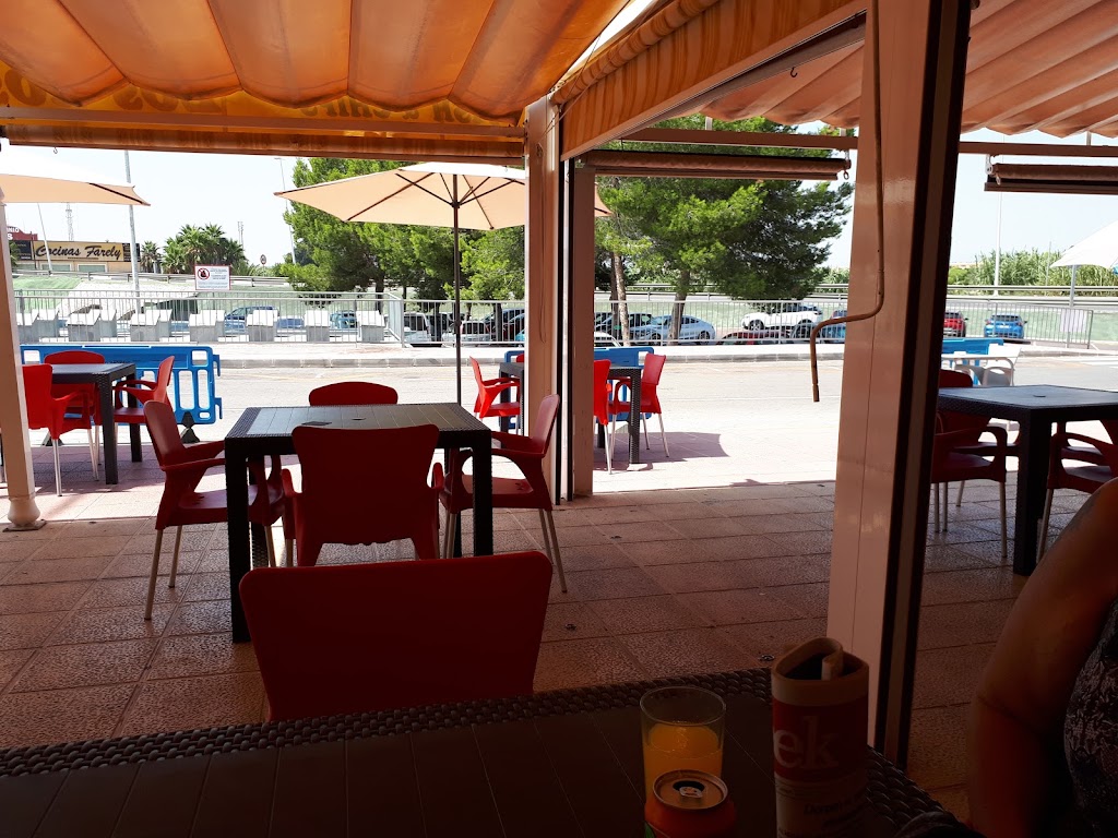Snackbar Los Dos S.L. — Ambiente