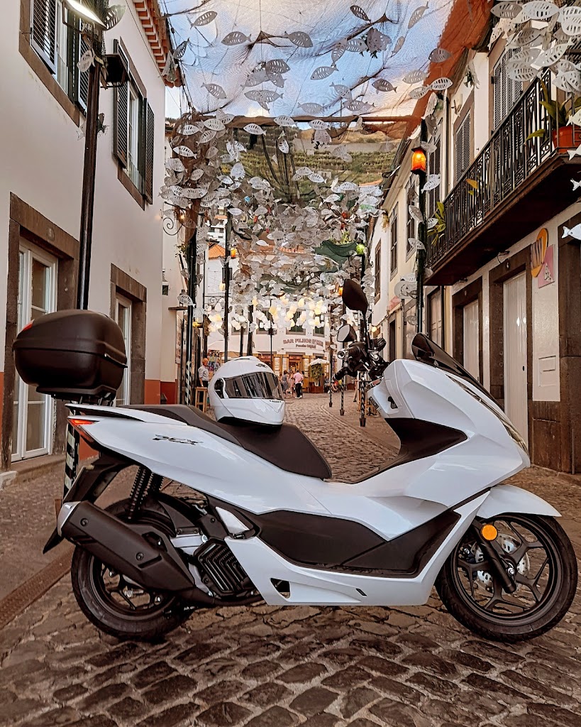 Crazy Snail - Car, Motorcycle and Scooter Rentals (pick up point). em Funchal