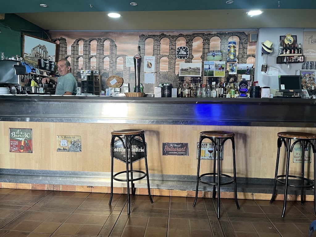 Cafe Bar El Acueducto — Ambiente