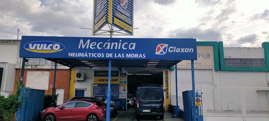 Neumaticos Las Moras — Exterior