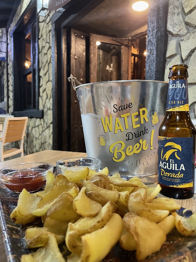 The hope Denia — Comida y bebida